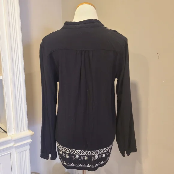 Embroidered Black Women's Top - Picture 3 of 3